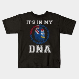 Cayman Islands  It's In My DNA - Gift for Caymanian From Cayman Islands Kids T-Shirt